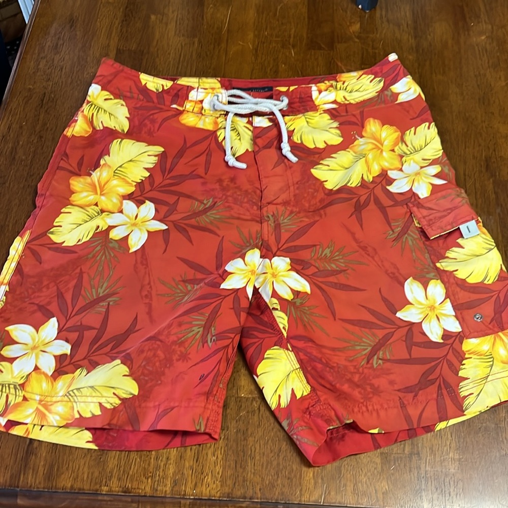 Vintage Y2K Banana Republic Vibrant Red & Yellow Floral Swim Shorts Size 34